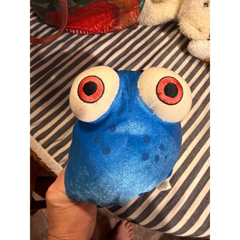 Disney Store Finding Nemo Dory Plush Blue Tang Stuffed Animal Pixar 10 Inch